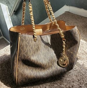 Michael kors purse